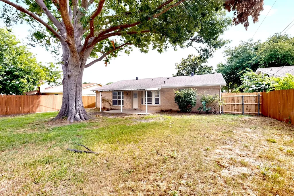 6005 Stardust Drive S Watauga TX 76148