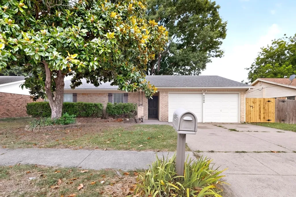 6005 Stardust Drive S Watauga TX 76148