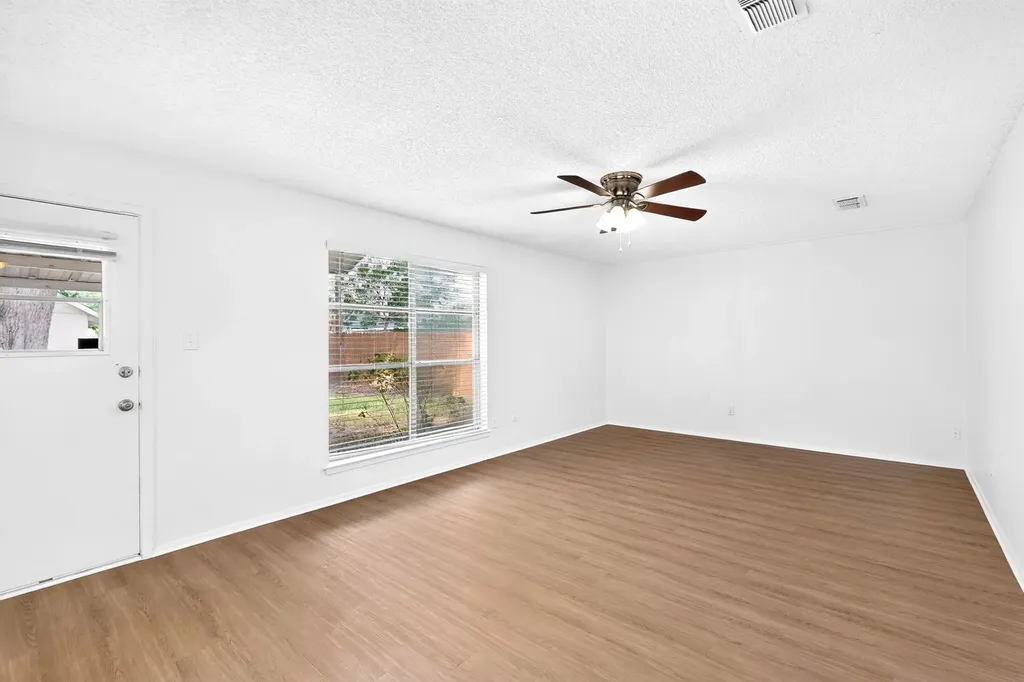 6005 Stardust Drive S Watauga TX 76148