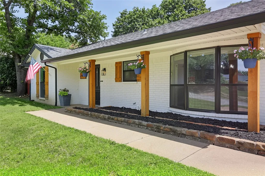2917 Cresthaven Drive Grapevine TX 76051