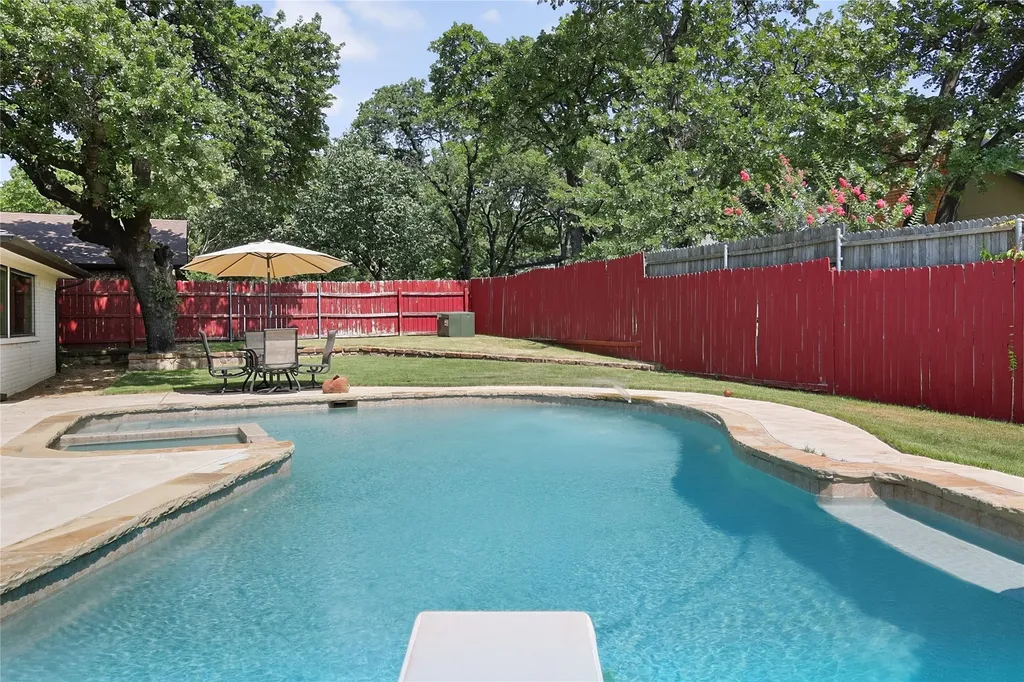 2917 Cresthaven Drive Grapevine TX 76051