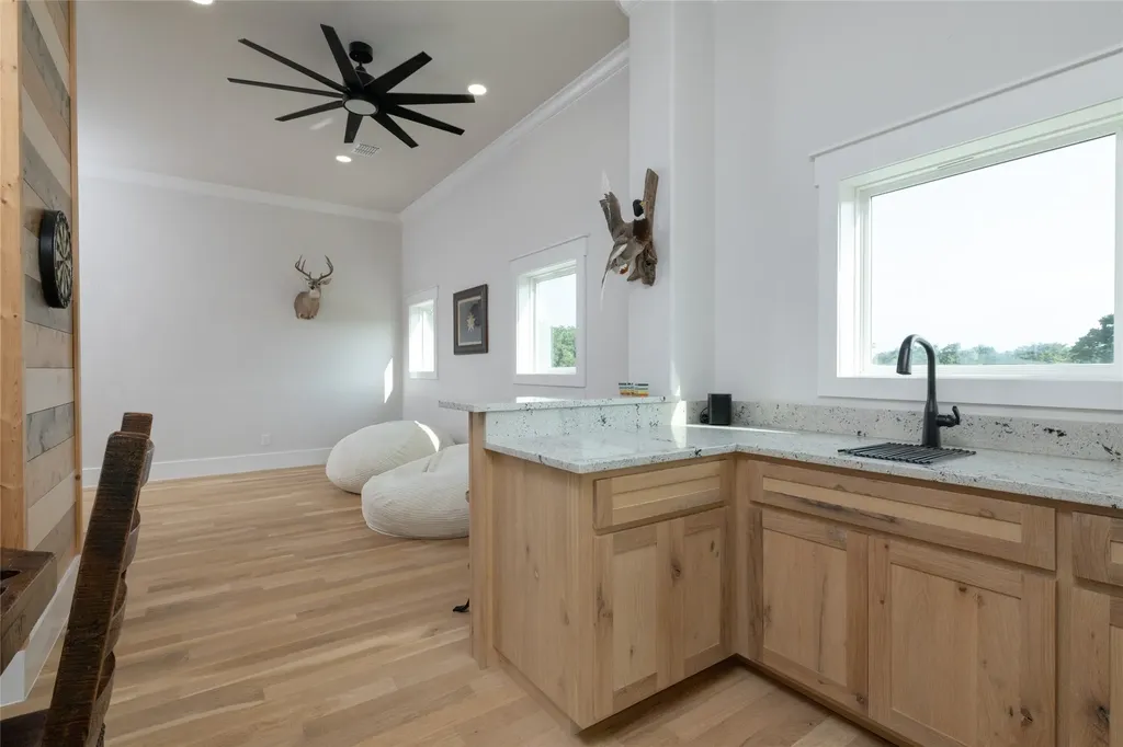 1100 County Road 1785 Sunset TX 76270