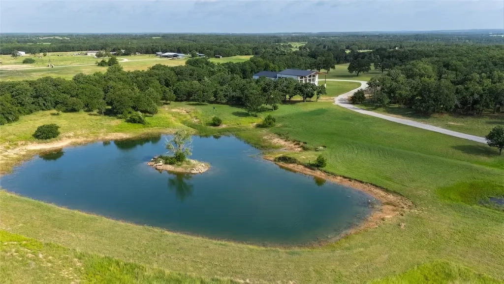 1100 County Road 1785 Sunset TX 76270