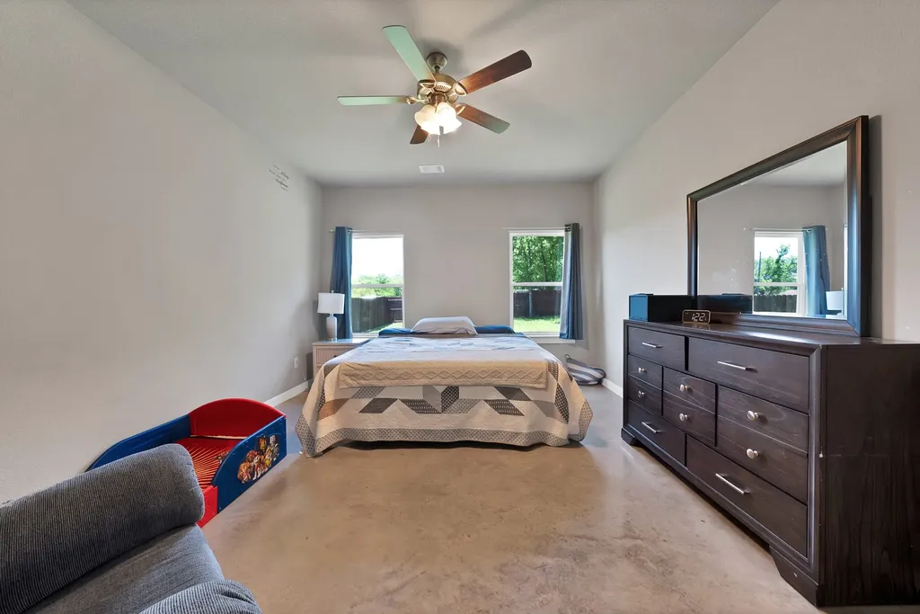104 Sweeney Street Hillsboro TX 76645