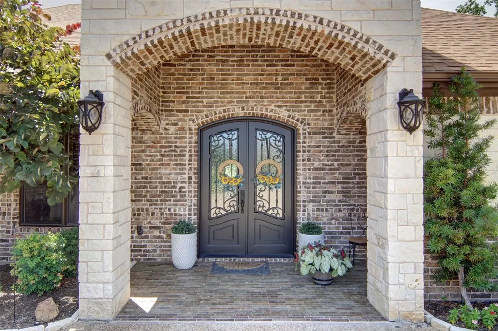 1221 Prestwick Court Granbury TX 76048
