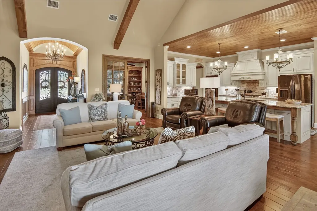 1221 Prestwick Court Granbury TX 76048