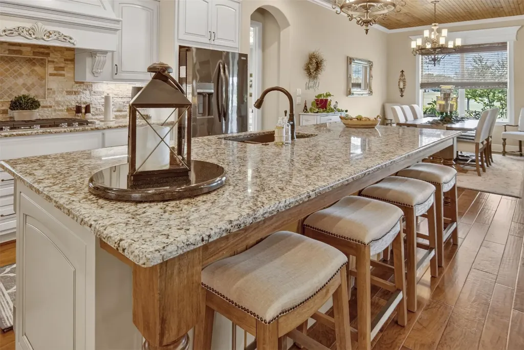 1221 Prestwick Court Granbury TX 76048