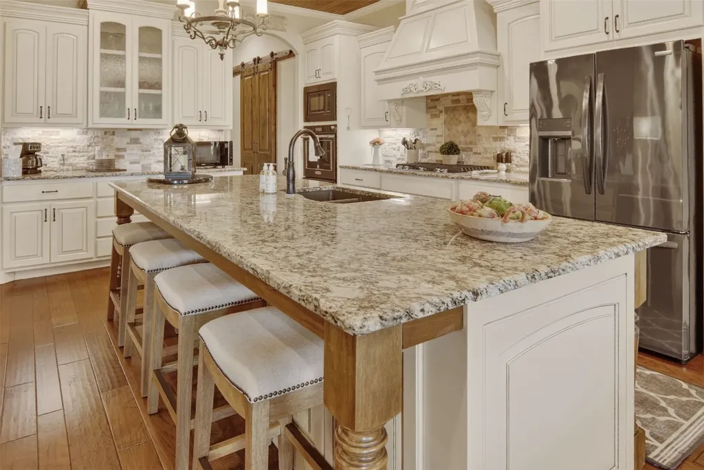 1221 Prestwick Court Granbury TX 76048