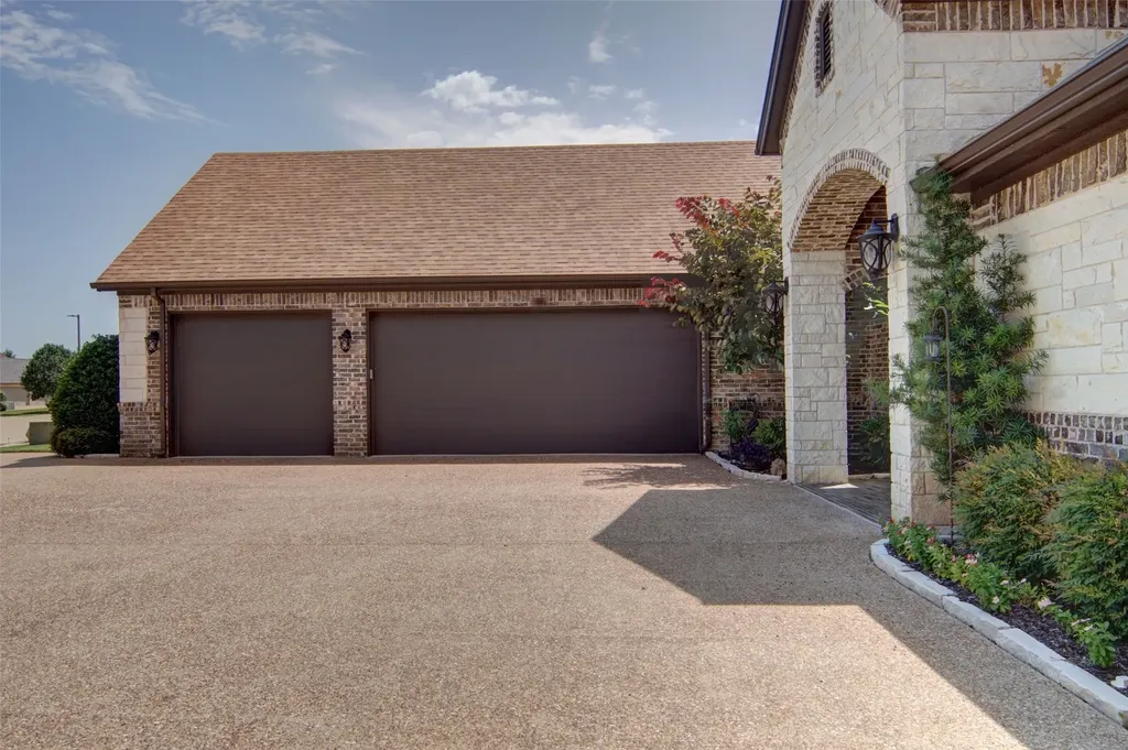 1221 Prestwick Court Granbury TX 76048