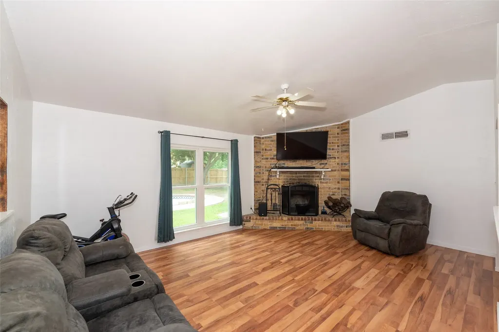 6700 Sunnybank Drive Fort Worth TX 76137