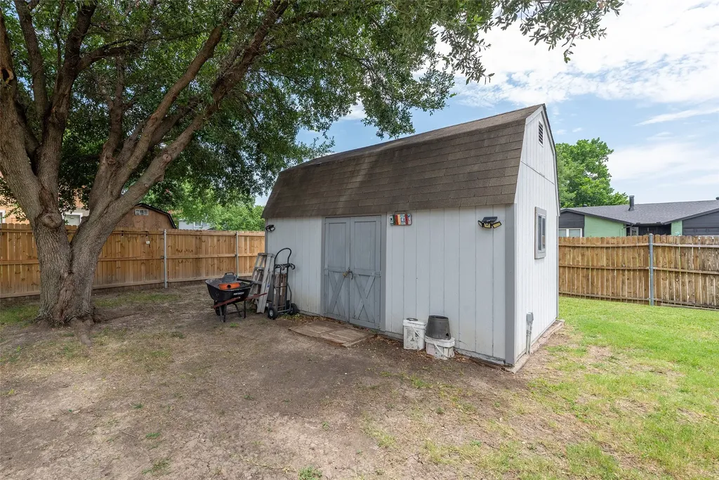 6700 Sunnybank Drive Fort Worth TX 76137