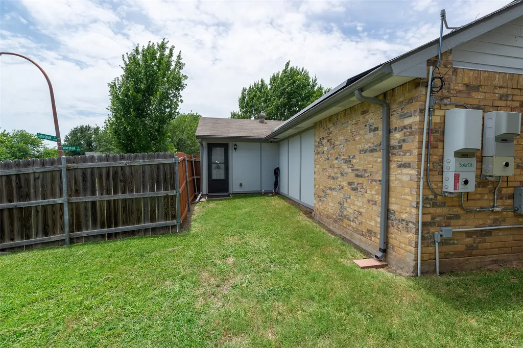 6700 Sunnybank Drive Fort Worth TX 76137