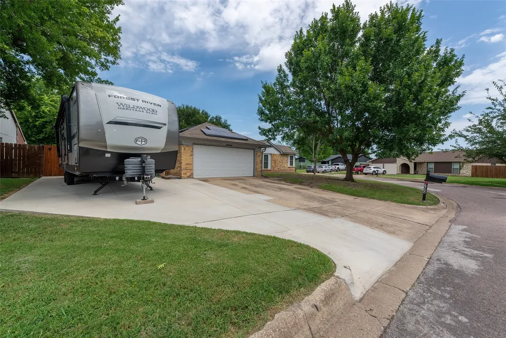 6700 Sunnybank Drive Fort Worth TX 76137