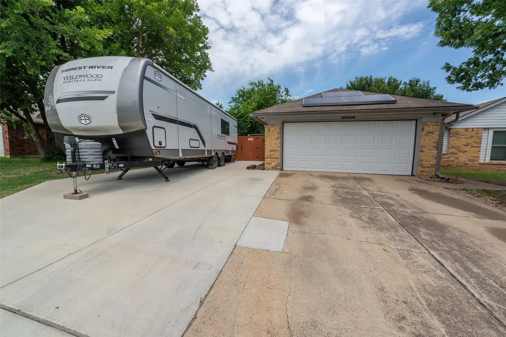 6700 Sunnybank Drive Fort Worth TX 76137
