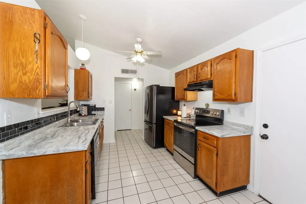 6700 Sunnybank Drive Fort Worth TX 76137