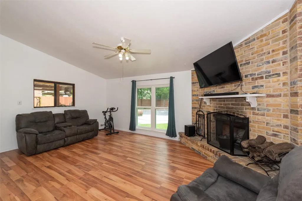 6700 Sunnybank Drive Fort Worth TX 76137