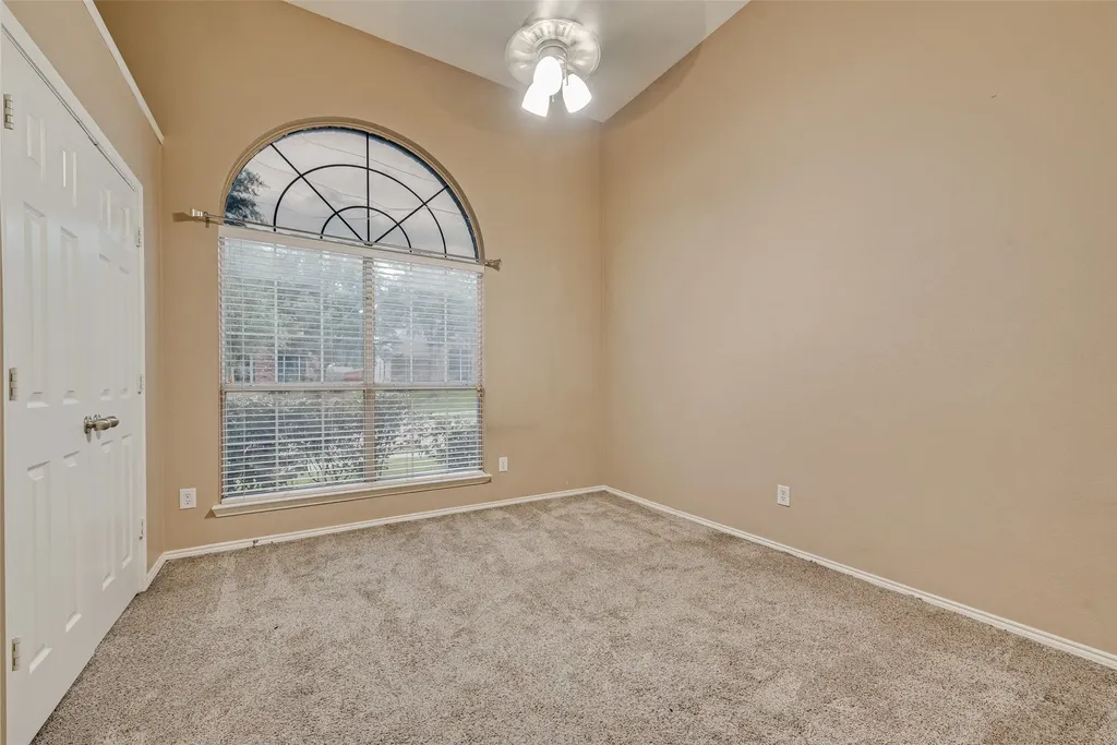 5512 Lavaca Road Grand Prairie TX 75052