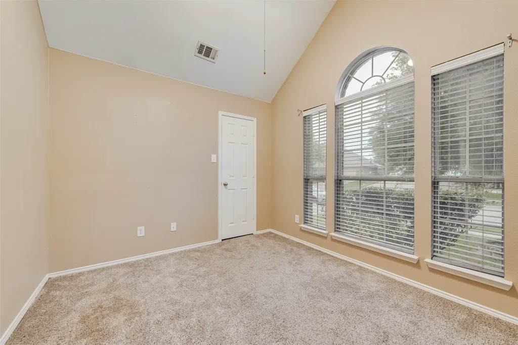 5512 Lavaca Road Grand Prairie TX 75052