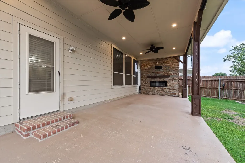 5512 Lavaca Road Grand Prairie TX 75052