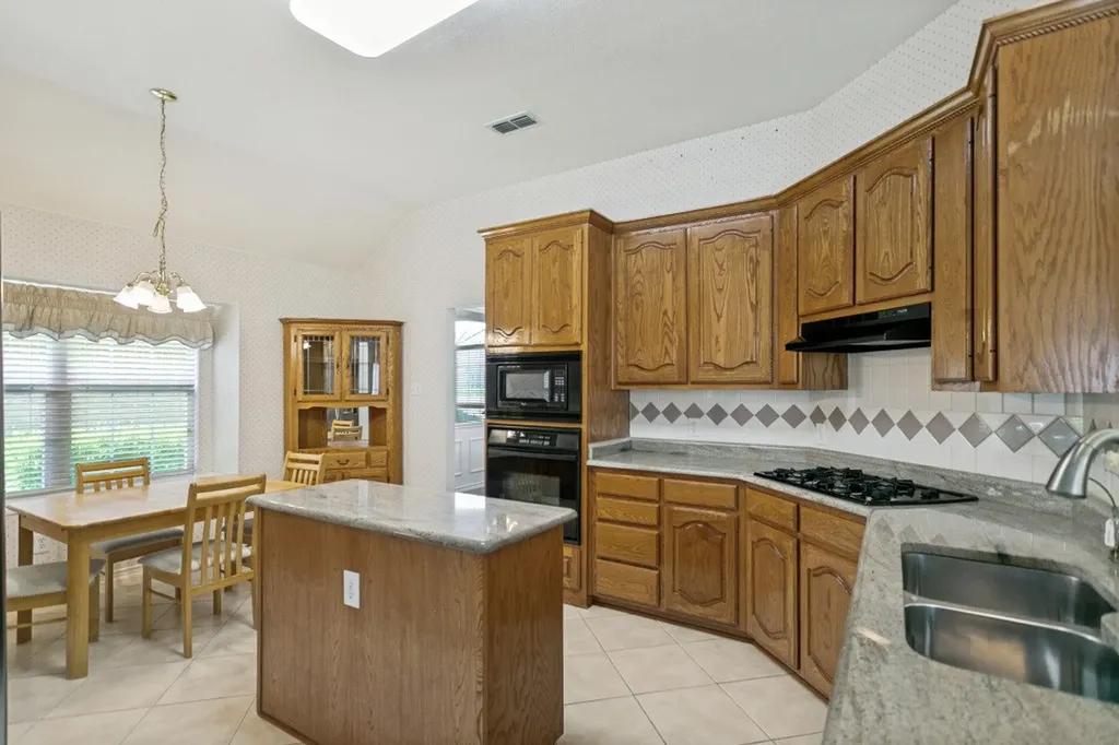 1502 Scottsman Drive Allen TX 75013