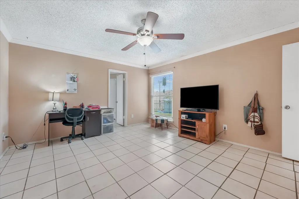 3030 Meadow Creek Court Grand Prairie TX 75052