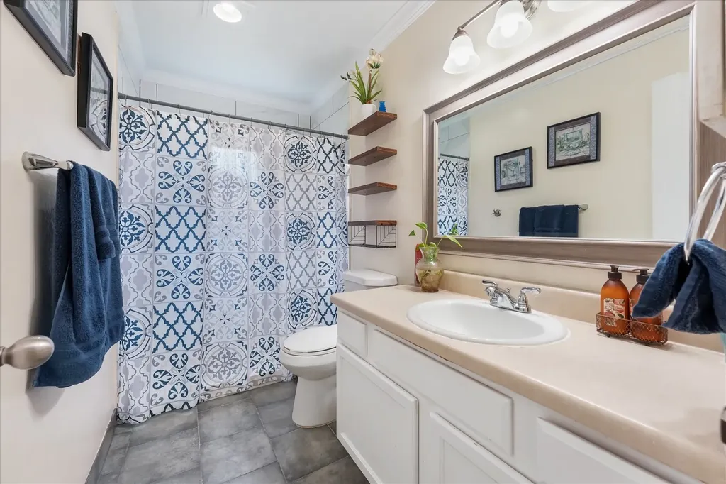 3030 Meadow Creek Court Grand Prairie TX 75052