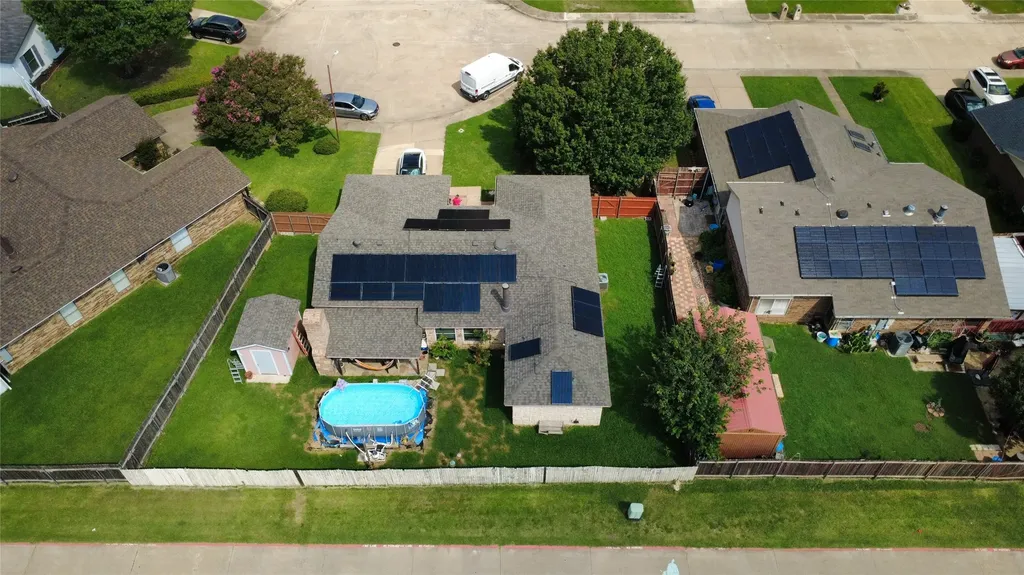 3030 Meadow Creek Court Grand Prairie TX 75052