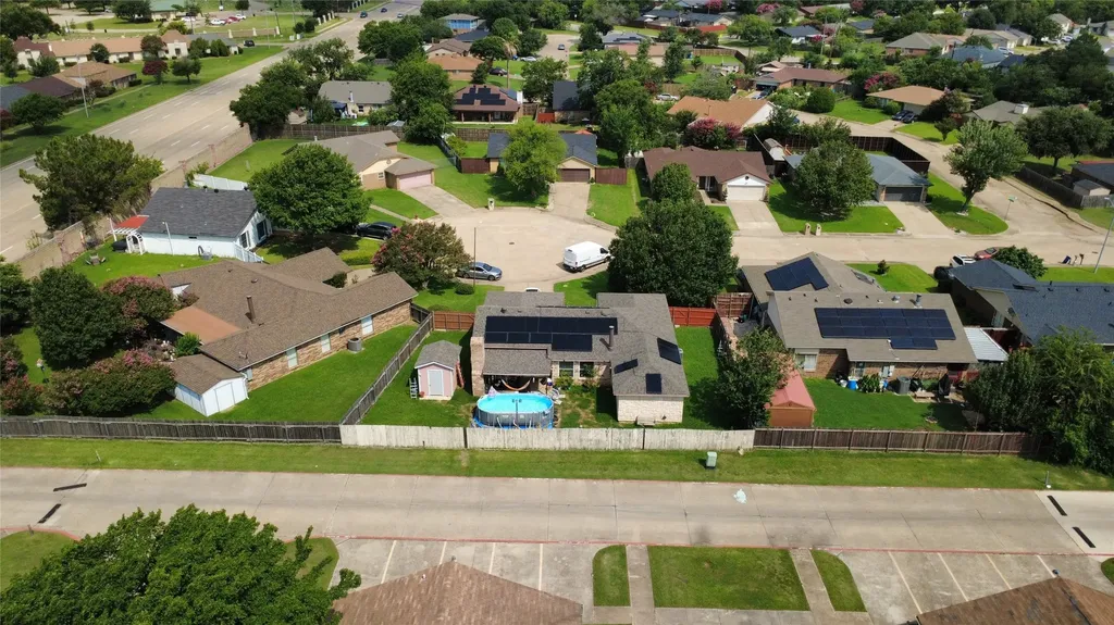 3030 Meadow Creek Court Grand Prairie TX 75052
