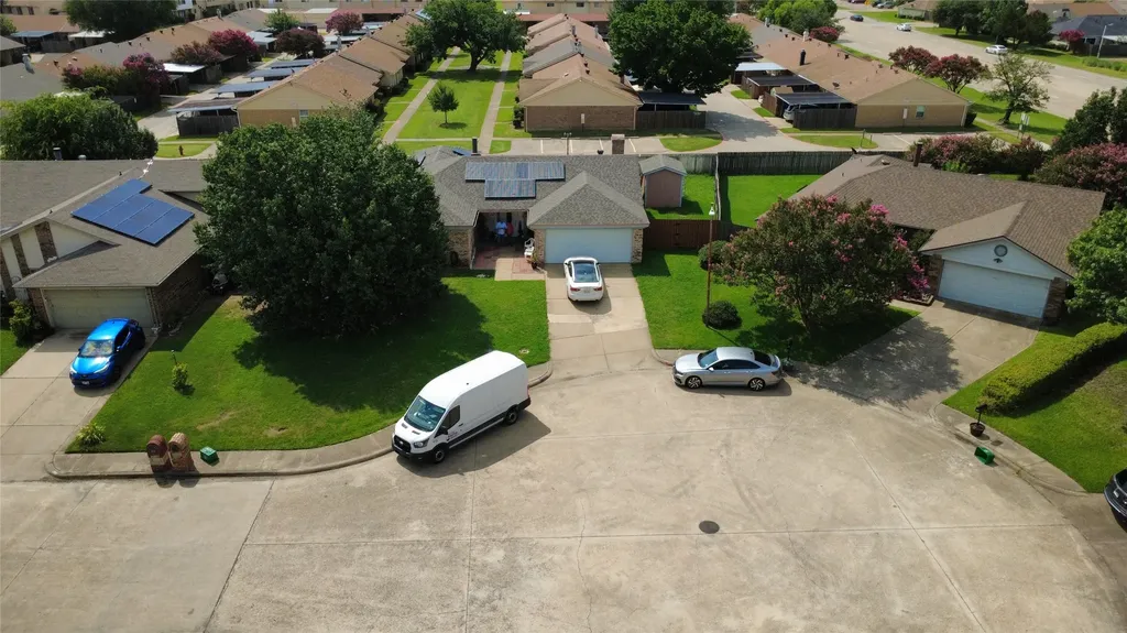 3030 Meadow Creek Court Grand Prairie TX 75052