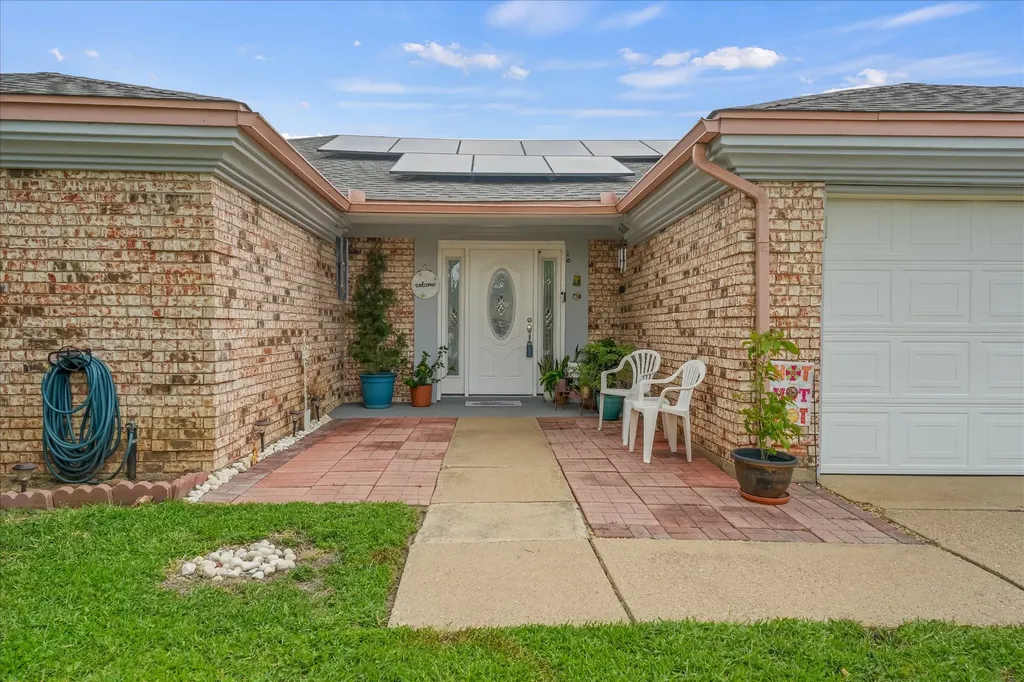3030 Meadow Creek Court Grand Prairie TX 75052
