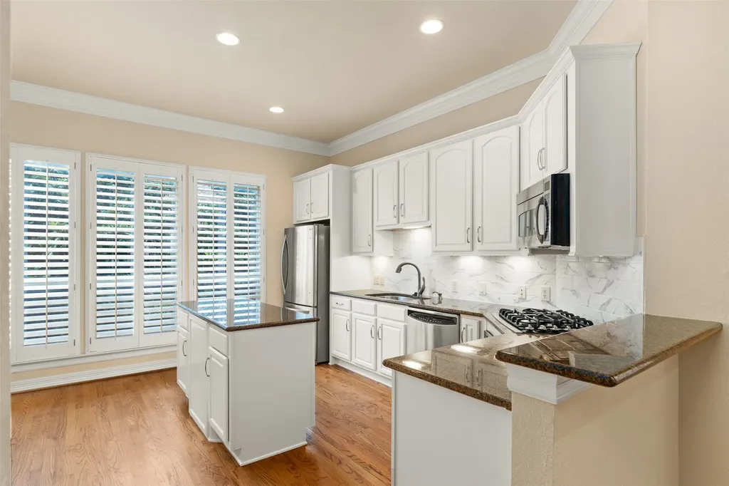 4230 Holland Avenue Dallas TX 75219