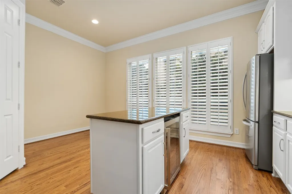 4230 Holland Avenue Dallas TX 75219