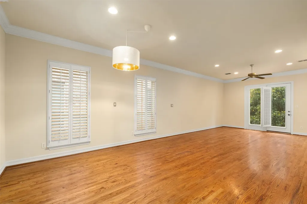 4230 Holland Avenue Dallas TX 75219
