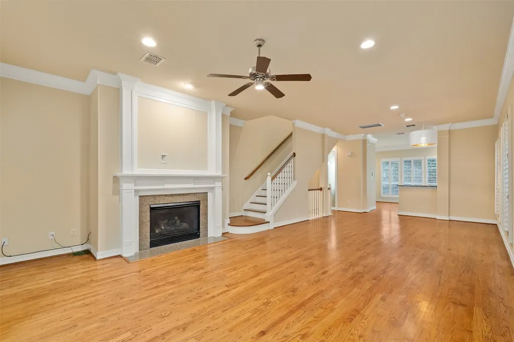 4230 Holland Avenue Dallas TX 75219
