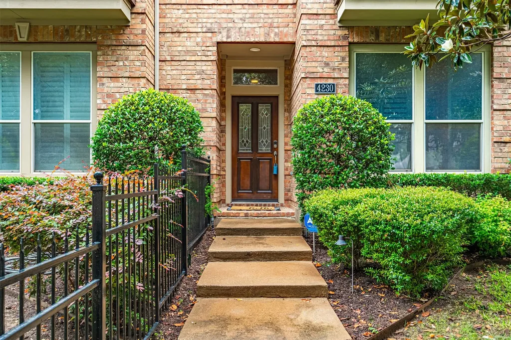 4230 Holland Avenue Dallas TX 75219
