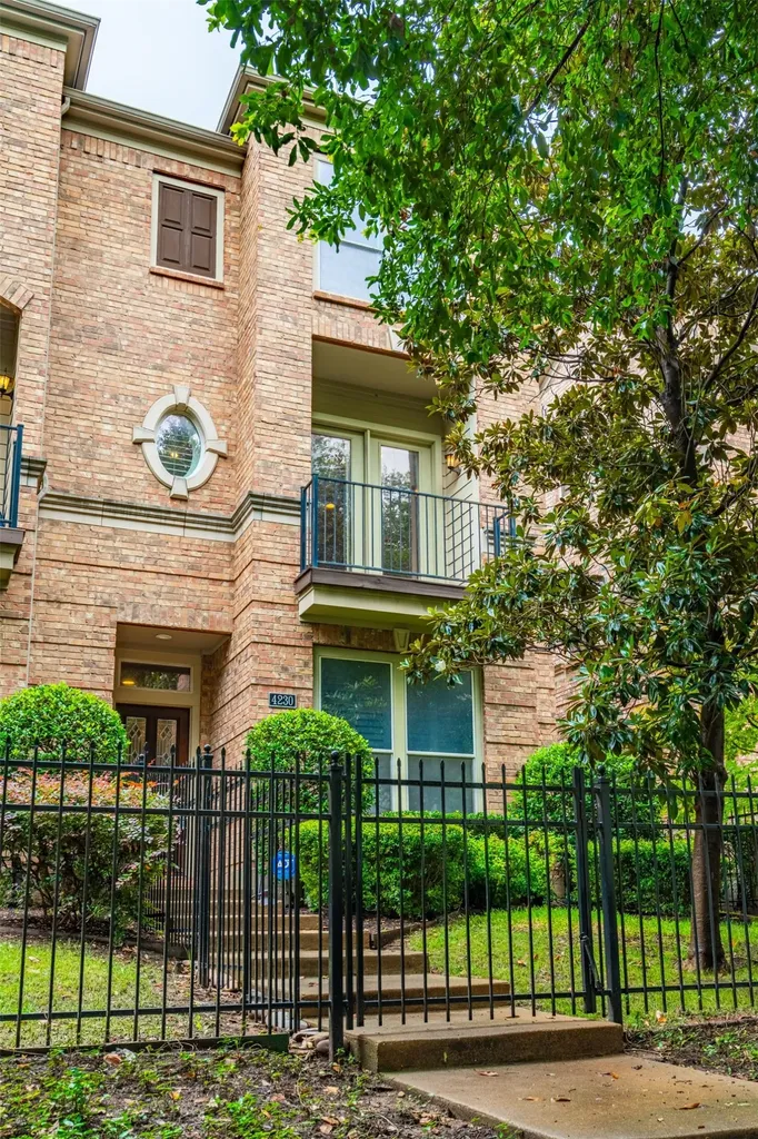 4230 Holland Avenue Dallas TX 75219