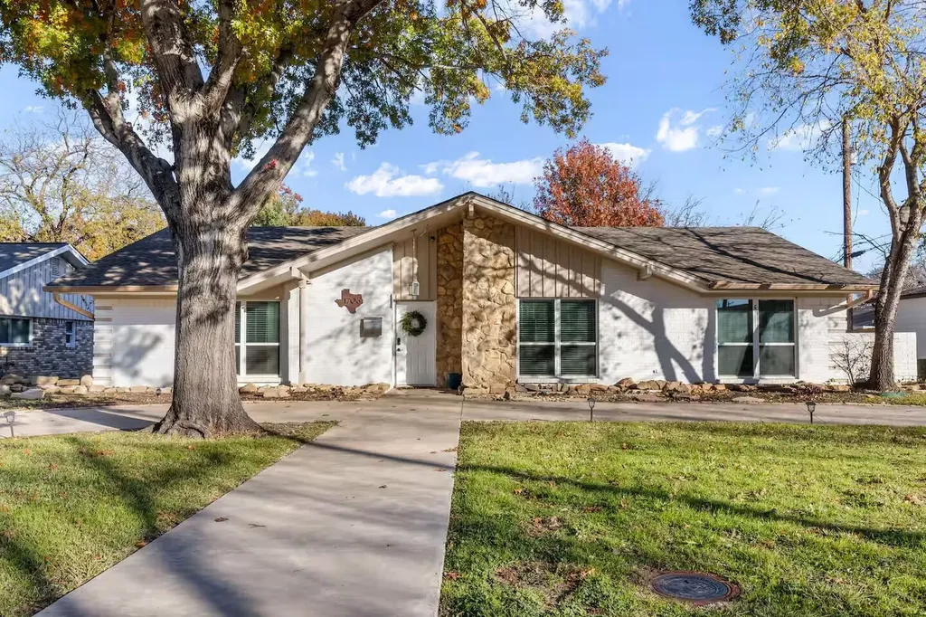 1706 Esquire Place Grand Prairie TX 75050