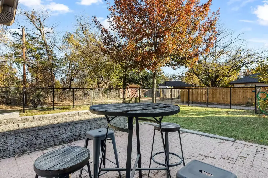 1706 Esquire Place Grand Prairie TX 75050