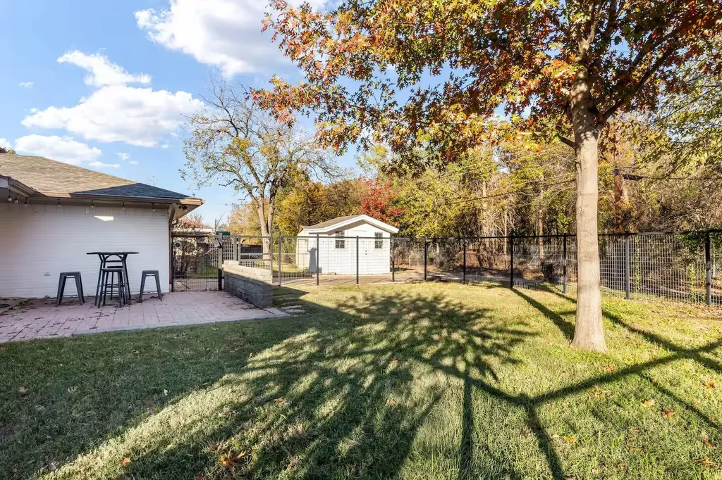 1706 Esquire Place Grand Prairie TX 75050