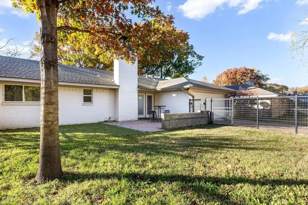 1706 Esquire Place Grand Prairie TX 75050