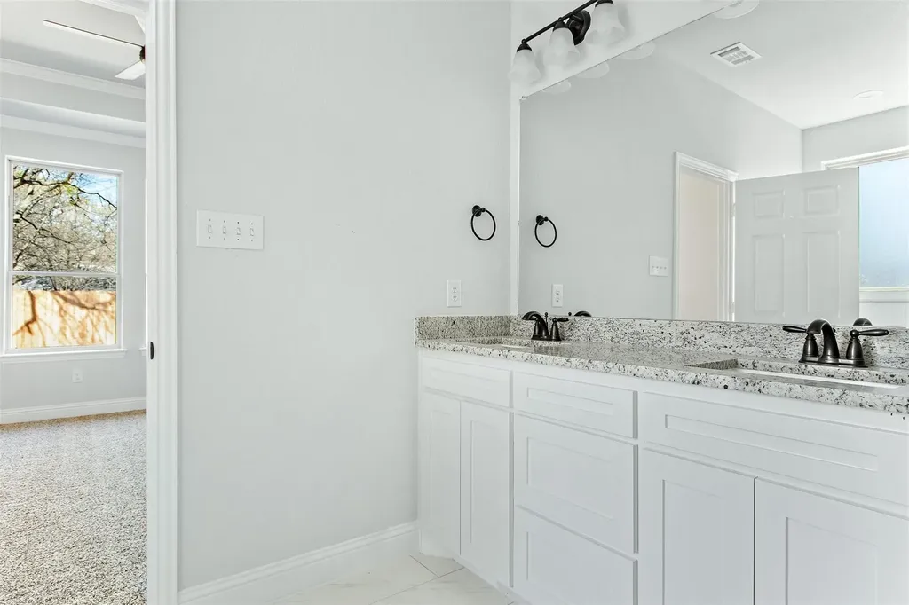 2117 Avenue B Grand Prairie TX 75051