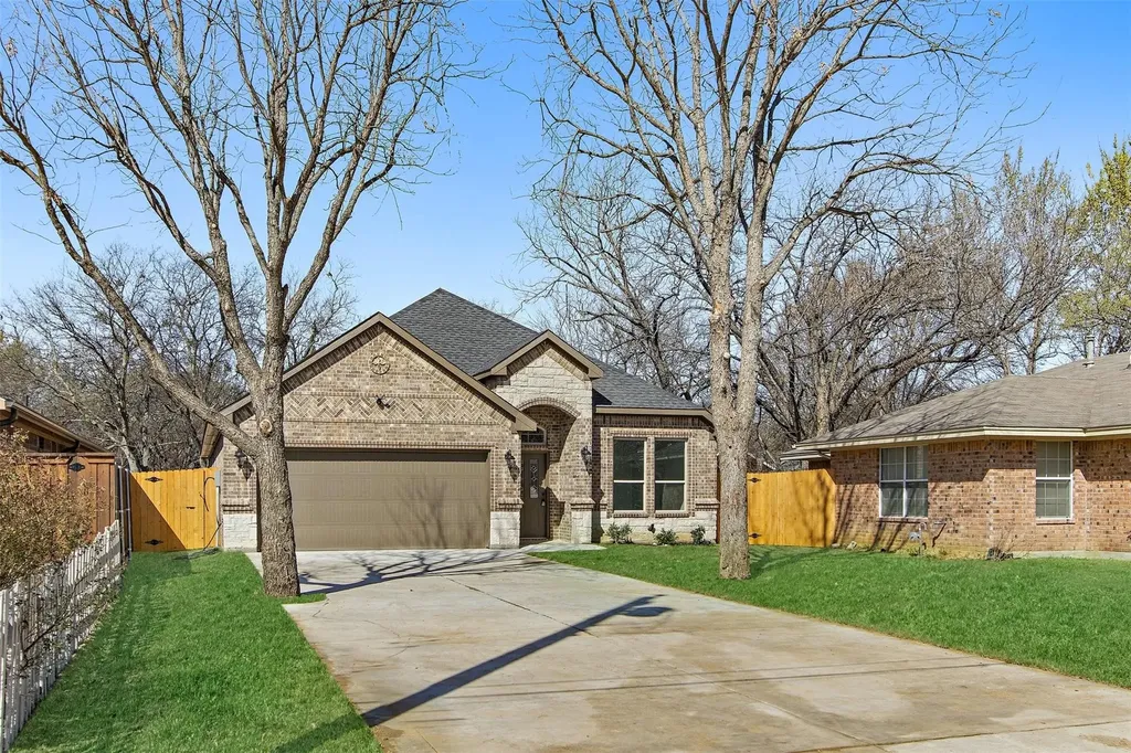 2117 Avenue B Grand Prairie TX 75051