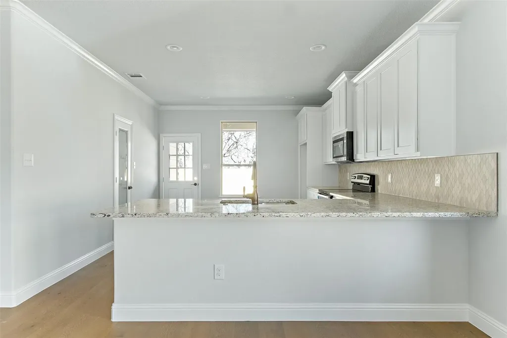 2117 Avenue B Grand Prairie TX 75051