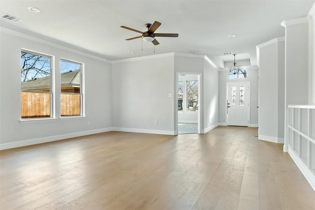 2117 Avenue B Grand Prairie TX 75051