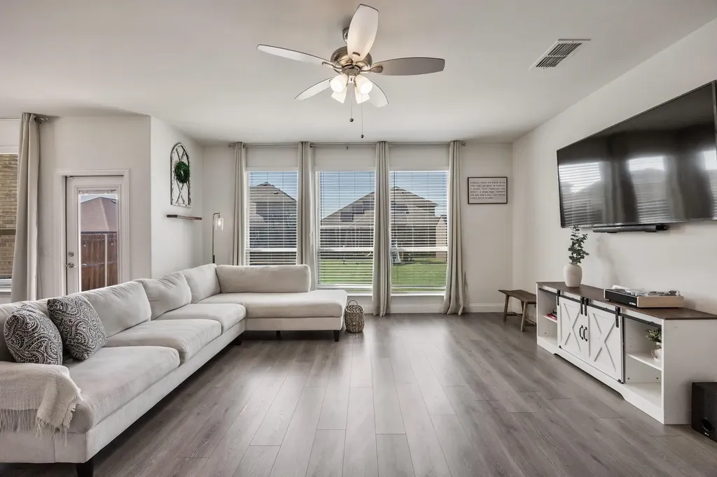 3911 Holly Springs Lane Kaufman TX 75142