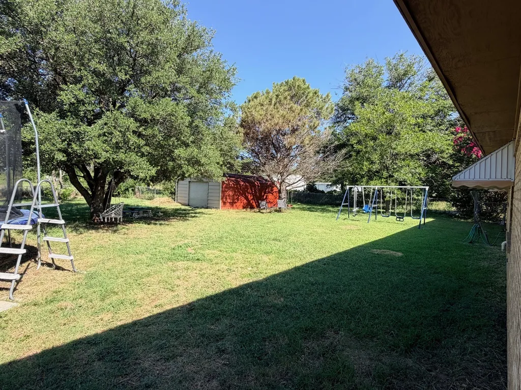 307 N Victor Street Comanche TX 76442