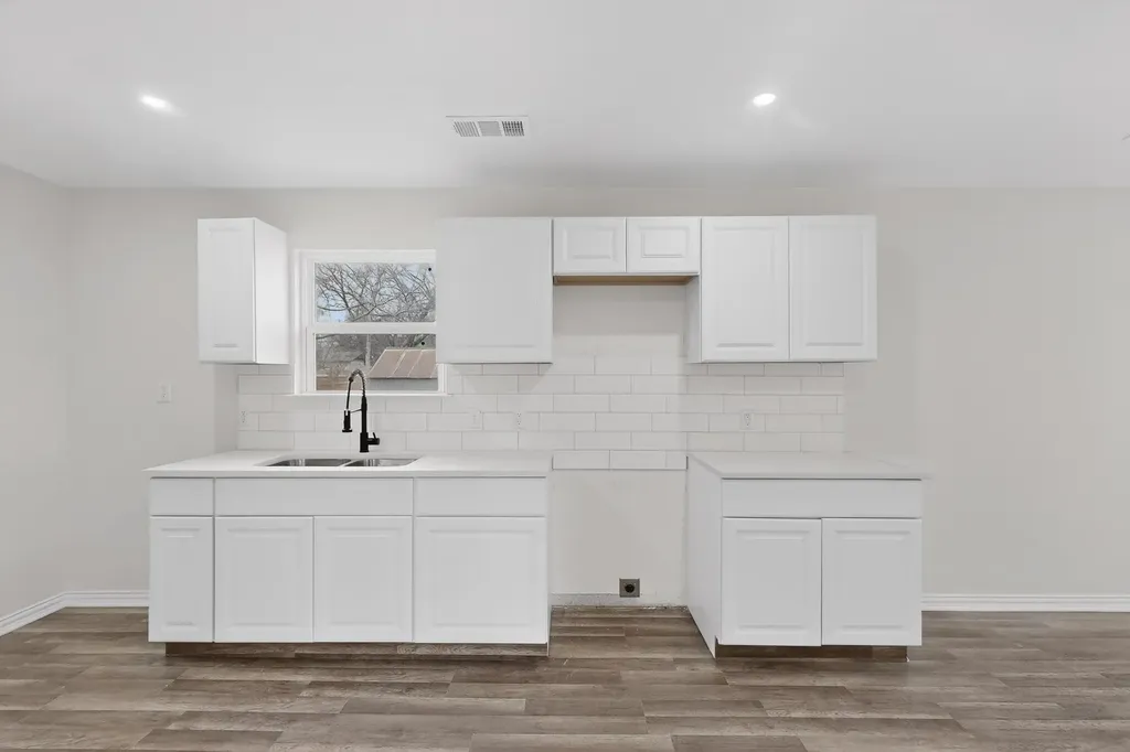 1541 Caldwell Street Dallas TX 75223