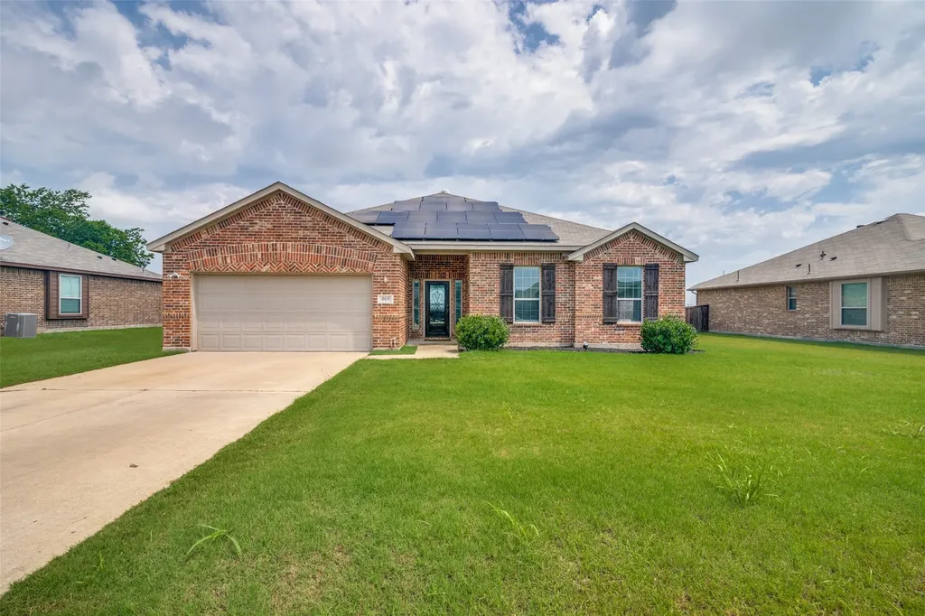 465 Collin Street Nevada TX 75173