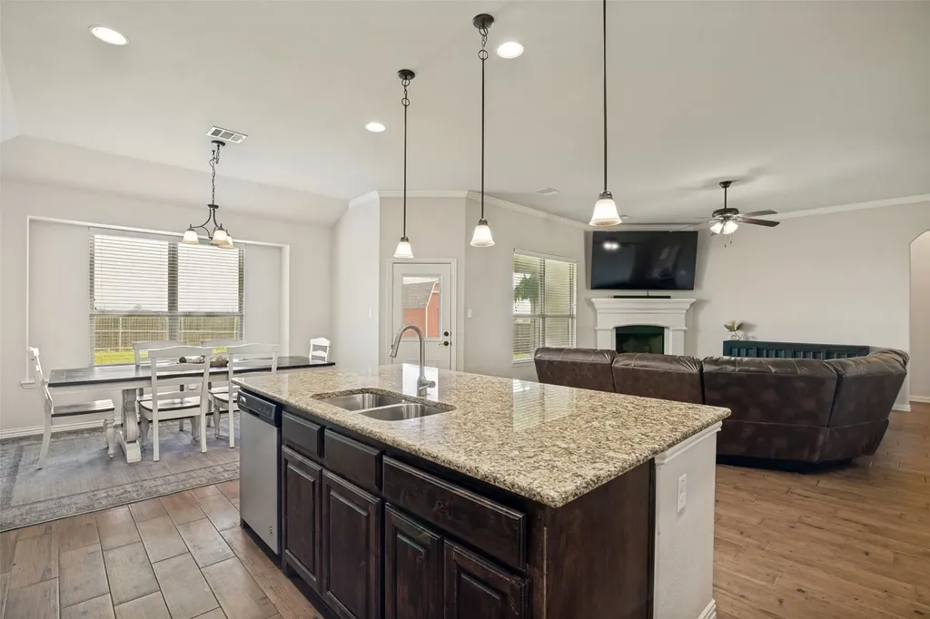 465 Collin Street Nevada TX 75173