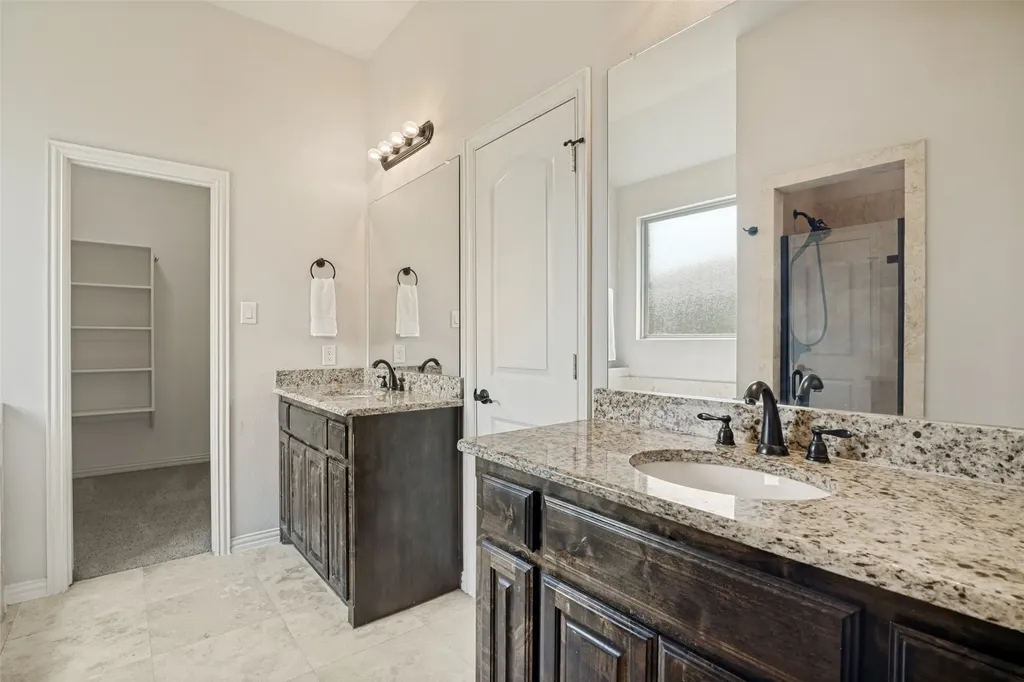 465 Collin Street Nevada TX 75173